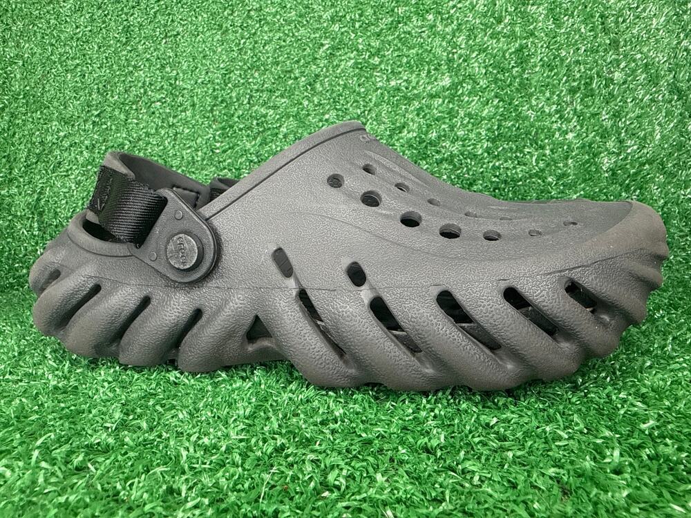 Crocs Echo Clog Size J6 Juniors Black Womens Size 7.5 Sandals